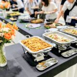 【幕張メッセ】国内医学会レセプションパーティー事例｜350名規模の懇親会ケータリング・千葉ご当地メニューをご提供